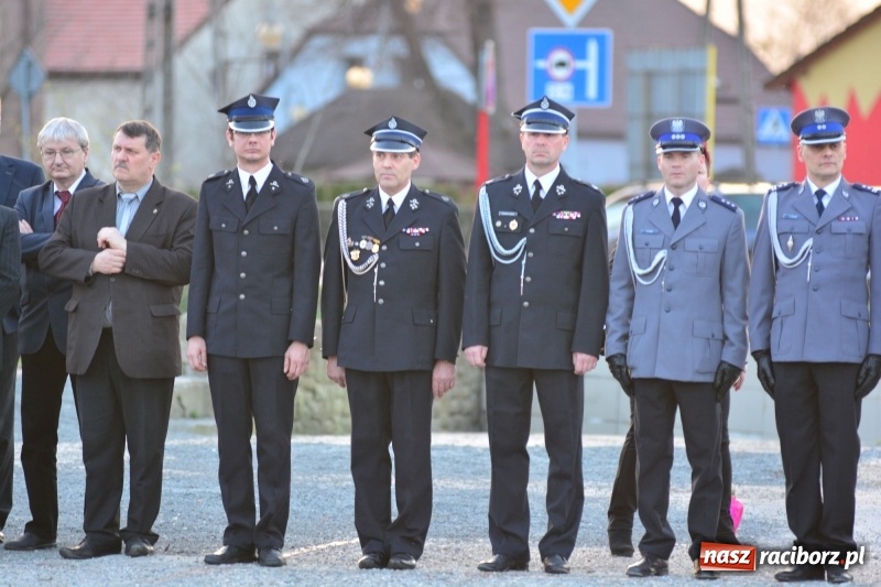 Zdjęcie w galerii na portalu naszraciborz.pl: Apel Poległych przy Dębie Katyńskim w Kuźni Raciborskiej  wiadomości z regionu