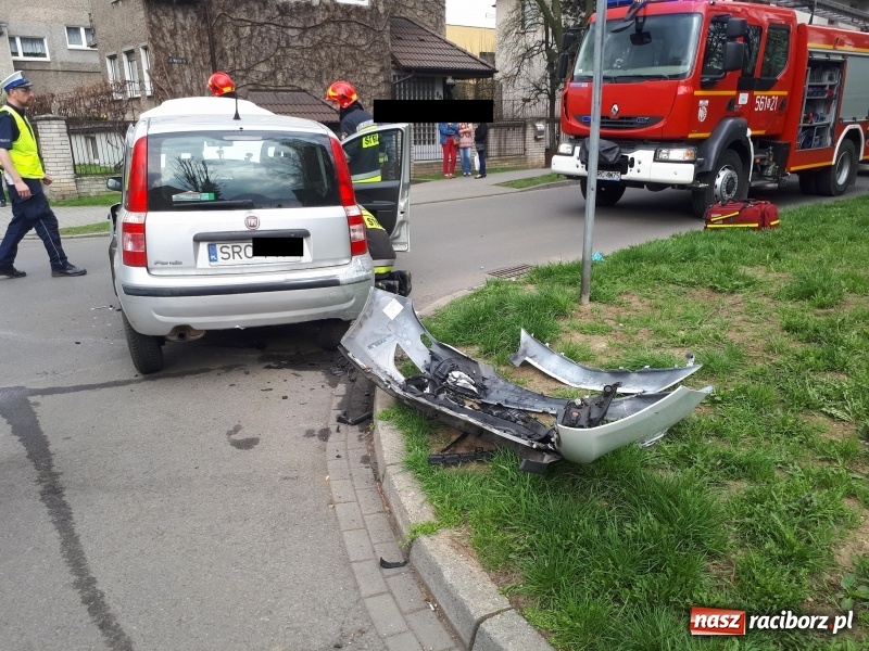 Zdjęcie w galerii na portalu naszraciborz.pl: Fiata panda i opel astra zderzyły się na Wczasowej FOTO wiadomości z regionu