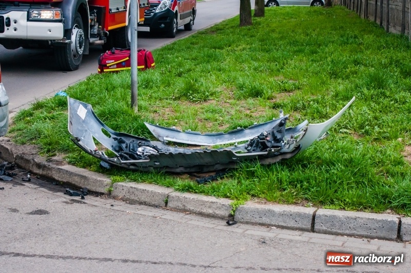 Zdjęcie w galerii na portalu naszraciborz.pl: Fiata panda i opel astra zderzyły się na Wczasowej FOTO wiadomości z regionu