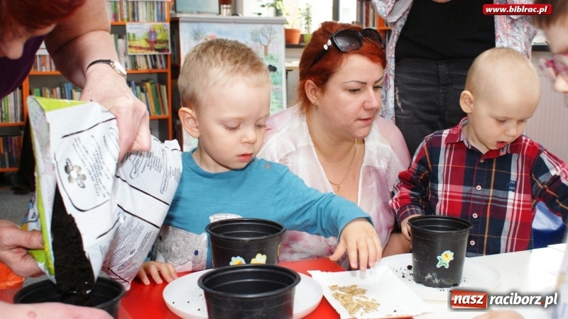 Zdjęcie w galerii na portalu naszraciborz.pl: Wiosenne porządki w Klubie Malucha na Ostrogu wiadomości z regionu
