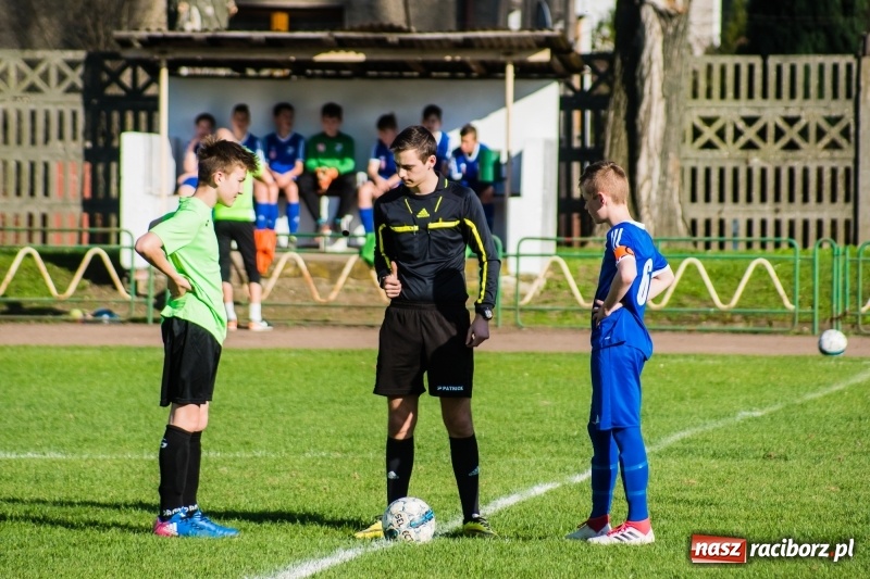 Zdjęcie w galerii na portalu naszraciborz.pl: Trampkarze młodsi: Wesoły futbol przy Wyszyńskiego wiadomości z regionu