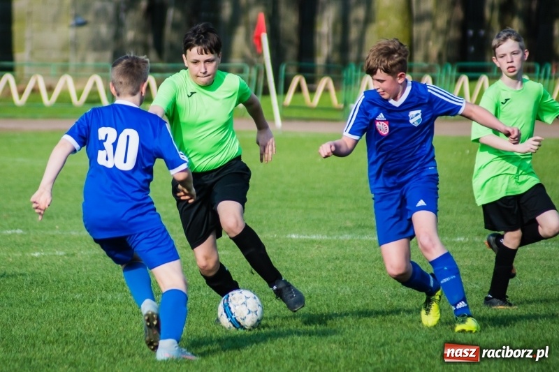 Zdjęcie w galerii na portalu naszraciborz.pl: Trampkarze młodsi: Wesoły futbol przy Wyszyńskiego wiadomości z regionu