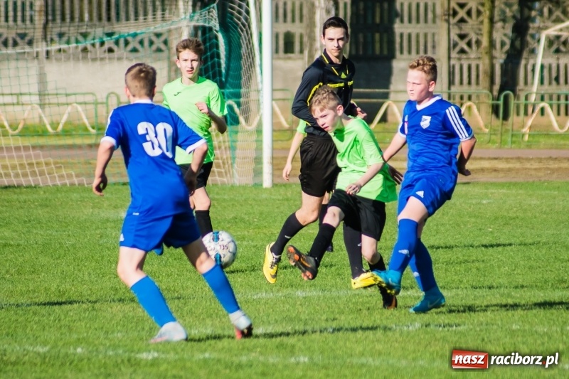 Zdjęcie w galerii na portalu naszraciborz.pl: Trampkarze młodsi: Wesoły futbol przy Wyszyńskiego wiadomości z regionu