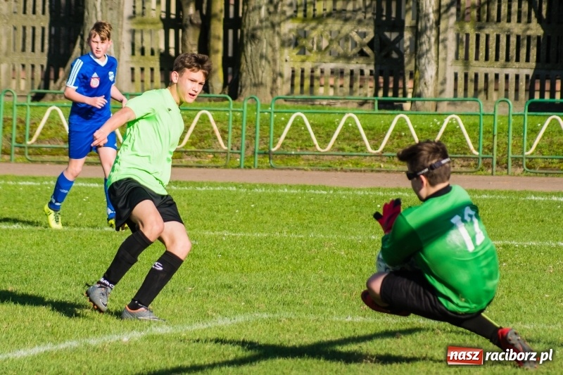 Zdjęcie w galerii na portalu naszraciborz.pl: Trampkarze młodsi: Wesoły futbol przy Wyszyńskiego wiadomości z regionu