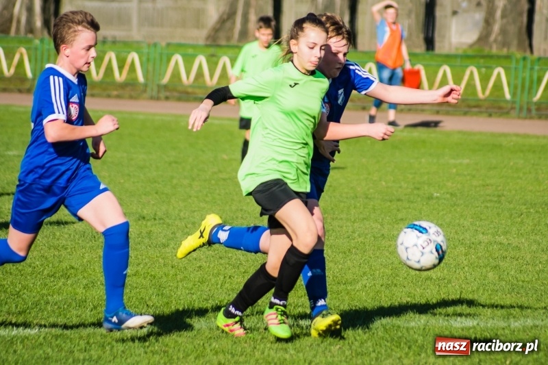 Zdjęcie w galerii na portalu naszraciborz.pl: Trampkarze młodsi: Wesoły futbol przy Wyszyńskiego wiadomości z regionu