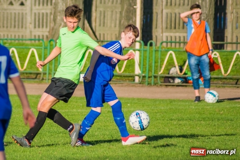 Zdjęcie w galerii na portalu naszraciborz.pl: Trampkarze młodsi: Wesoły futbol przy Wyszyńskiego wiadomości z regionu