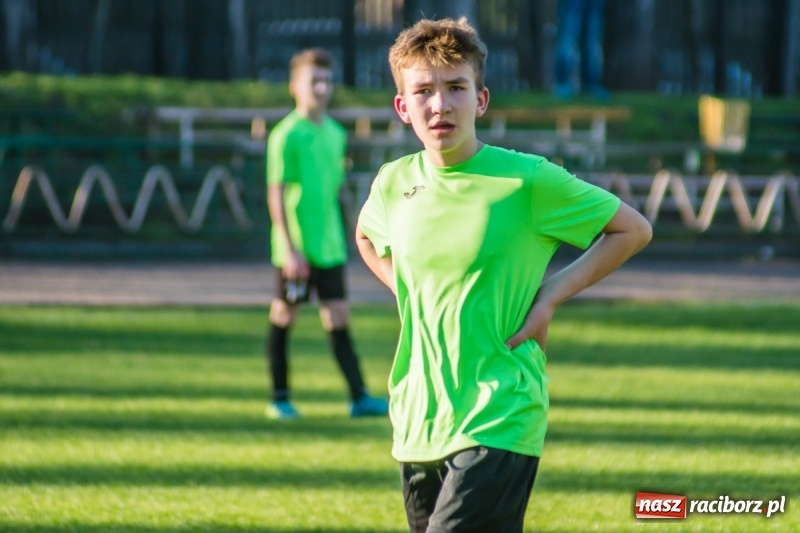 Zdjęcie w galerii na portalu naszraciborz.pl: Trampkarze młodsi: Wesoły futbol przy Wyszyńskiego wiadomości z regionu
