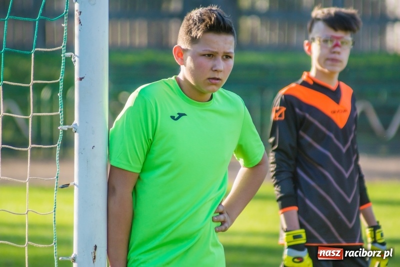 Zdjęcie w galerii na portalu naszraciborz.pl: Trampkarze młodsi: Wesoły futbol przy Wyszyńskiego wiadomości z regionu