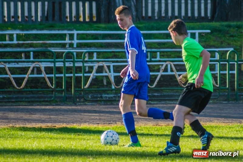 Zdjęcie w galerii na portalu naszraciborz.pl: Trampkarze młodsi: Wesoły futbol przy Wyszyńskiego wiadomości z regionu