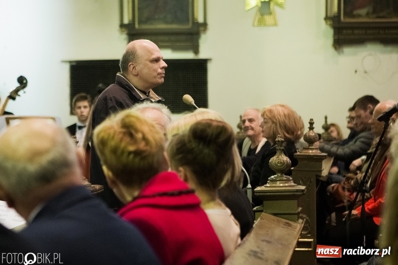 Zdjęcie w galerii na portalu naszraciborz.pl: Koncert ku pamięci św. Jana Pawła II w kościele farnym wiadomości z regionu