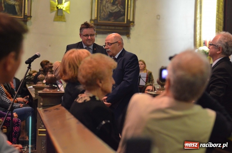 Zdjęcie w galerii na portalu naszraciborz.pl: Koncert ku pamięci św. Jana Pawła II w kościele farnym wiadomości z regionu