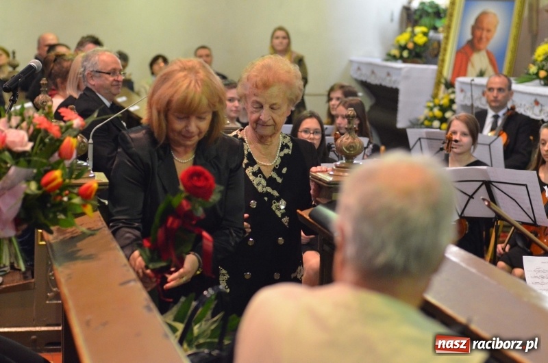 Zdjęcie w galerii na portalu naszraciborz.pl: Koncert ku pamięci św. Jana Pawła II w kościele farnym wiadomości z regionu