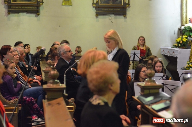 Zdjęcie w galerii na portalu naszraciborz.pl: Koncert ku pamięci św. Jana Pawła II w kościele farnym wiadomości z regionu