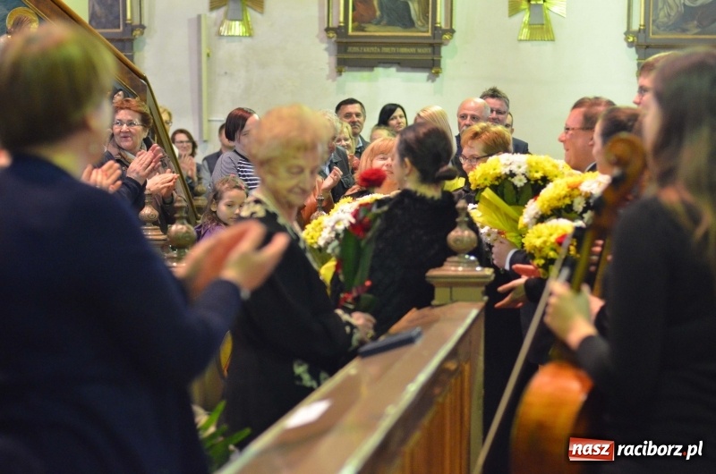 Zdjęcie w galerii na portalu naszraciborz.pl: Koncert ku pamięci św. Jana Pawła II w kościele farnym wiadomości z regionu