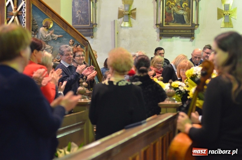 Zdjęcie w galerii na portalu naszraciborz.pl: Koncert ku pamięci św. Jana Pawła II w kościele farnym wiadomości z regionu