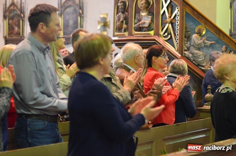 Zdjęcie w galerii na portalu naszraciborz.pl: Koncert ku pamięci św. Jana Pawła II w kościele farnym wiadomości z regionu
