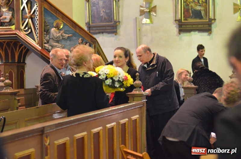 Zdjęcie w galerii na portalu naszraciborz.pl: Koncert ku pamięci św. Jana Pawła II w kościele farnym wiadomości z regionu