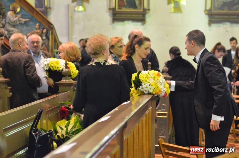 Zdjęcie w galerii na portalu naszraciborz.pl: Koncert ku pamięci św. Jana Pawła II w kościele farnym wiadomości z regionu