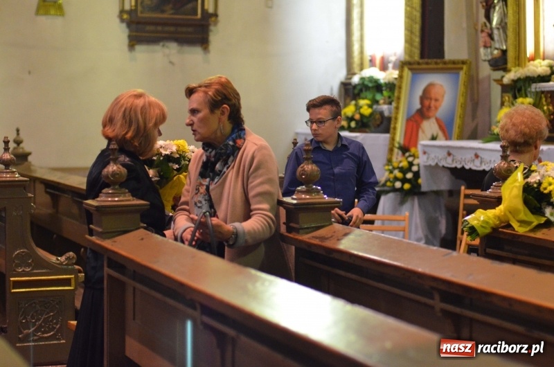 Zdjęcie w galerii na portalu naszraciborz.pl: Koncert ku pamięci św. Jana Pawła II w kościele farnym wiadomości z regionu