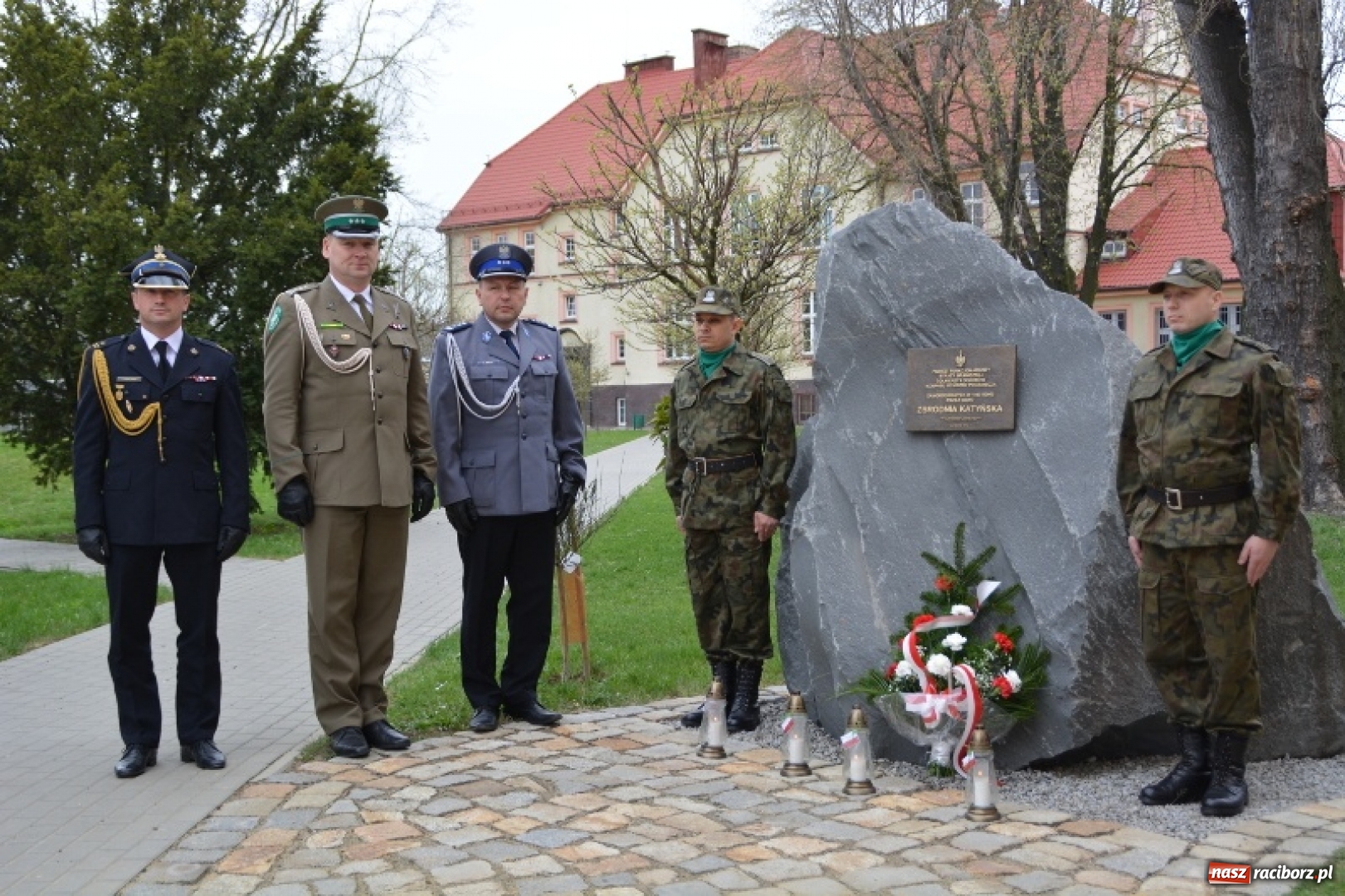 Zdjęcie w galerii na portalu naszraciborz.pl: W komendzie śląskich pograniczników wspomniano ofiary Katynia wiadomości z regionu