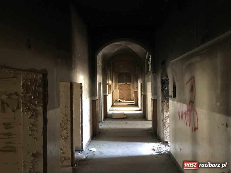 Zdjęcie w galerii na portalu naszraciborz.pl: Prezydent nawiązał kontakt z jednym z właścicieli starego szpitala. Ten zdradził swoje plany wiadomości z regionu