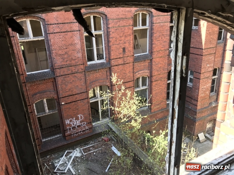 Zdjęcie w galerii na portalu naszraciborz.pl: Prezydent nawiązał kontakt z jednym z właścicieli starego szpitala. Ten zdradził swoje plany wiadomości z regionu