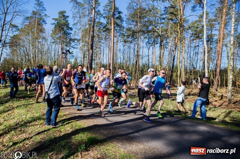 Zdjęcie w galerii na portalu naszraciborz.pl: Mateusz Wolnik zwycięzcą III Półmaratonu Leśnego Rafamet 2018 wiadomości z regionu