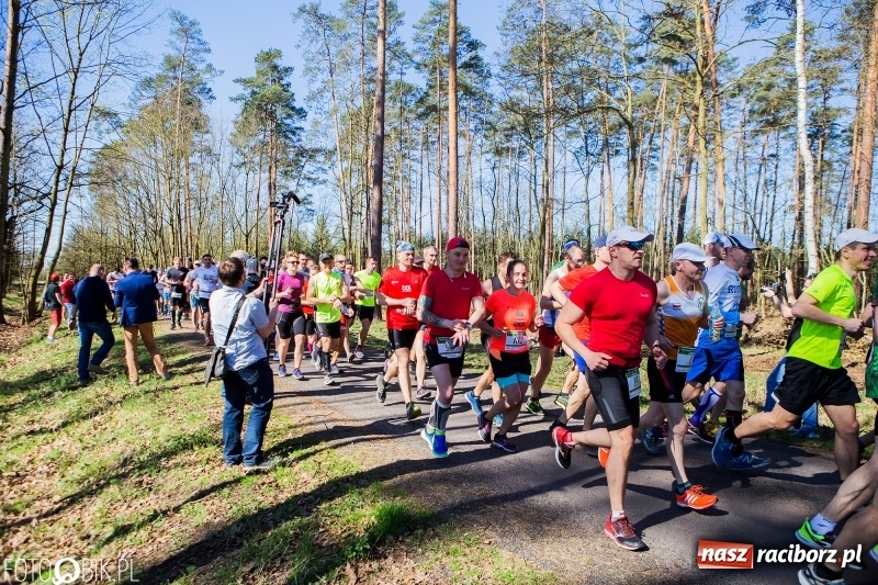 Zdjęcie w galerii na portalu naszraciborz.pl: Mateusz Wolnik zwycięzcą III Półmaratonu Leśnego Rafamet 2018 wiadomości z regionu