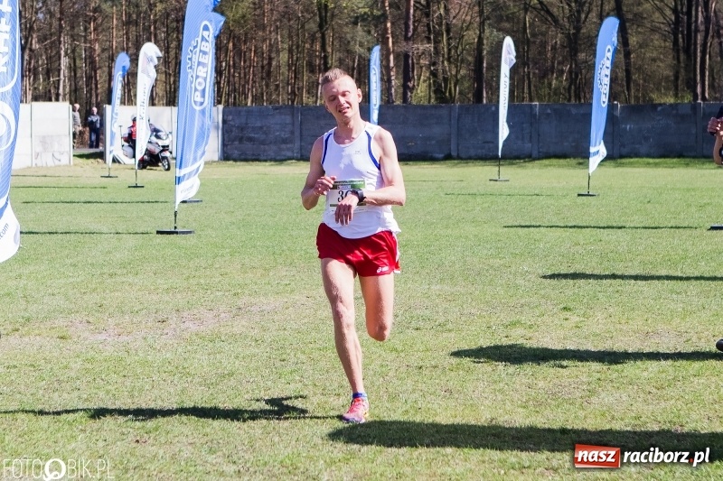 Zdjęcie w galerii na portalu naszraciborz.pl: Mateusz Wolnik zwycięzcą III Półmaratonu Leśnego Rafamet 2018 wiadomości z regionu