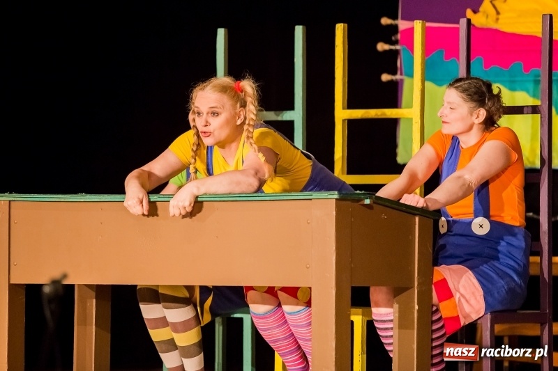 Zdjęcie w galerii na portalu naszraciborz.pl: Koziołek Matołek na deskach Raciborskiego Centrum Kultury wiadomości z regionu