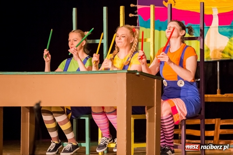 Zdjęcie w galerii na portalu naszraciborz.pl: Koziołek Matołek na deskach Raciborskiego Centrum Kultury wiadomości z regionu