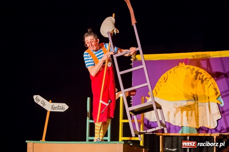 Zdjęcie w galerii na portalu naszraciborz.pl: Koziołek Matołek na deskach Raciborskiego Centrum Kultury wiadomości z regionu