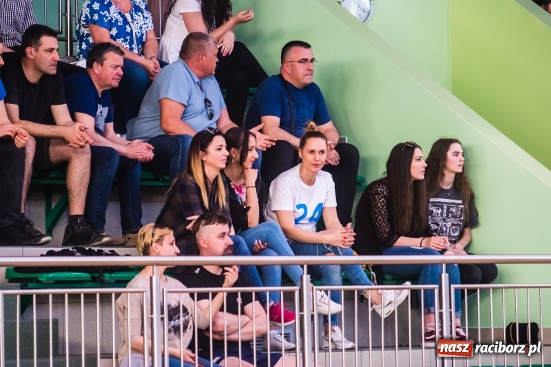 Zdjęcie w galerii na portalu naszraciborz.pl: Rzuty za trzy punkty pogrążyły Ofensywę wiadomości z regionu