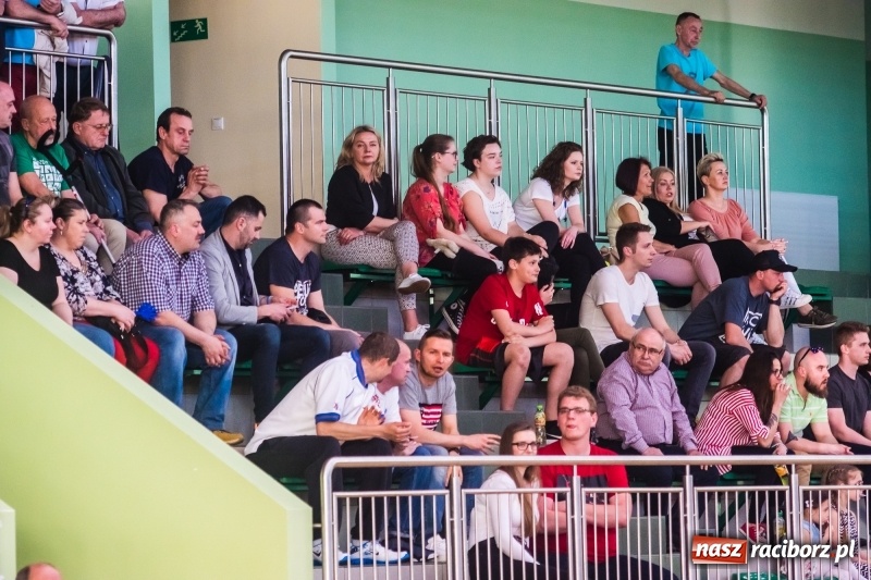 Zdjęcie w galerii na portalu naszraciborz.pl: Rzuty za trzy punkty pogrążyły Ofensywę wiadomości z regionu