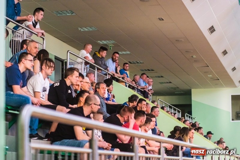 Zdjęcie w galerii na portalu naszraciborz.pl: Rzuty za trzy punkty pogrążyły Ofensywę wiadomości z regionu