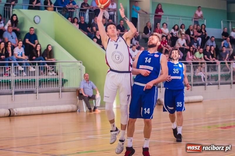 Zdjęcie w galerii na portalu naszraciborz.pl: Rzuty za trzy punkty pogrążyły Ofensywę wiadomości z regionu
