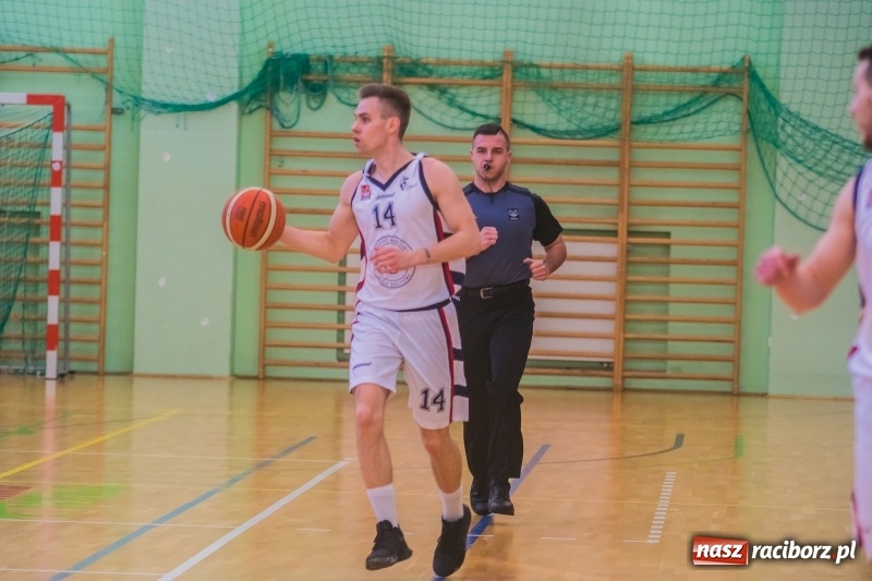 Zdjęcie w galerii na portalu naszraciborz.pl: Rzuty za trzy punkty pogrążyły Ofensywę wiadomości z regionu