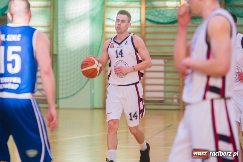 Zdjęcie w galerii na portalu naszraciborz.pl: Rzuty za trzy punkty pogrążyły Ofensywę wiadomości z regionu