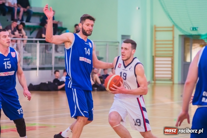 Zdjęcie w galerii na portalu naszraciborz.pl: Rzuty za trzy punkty pogrążyły Ofensywę wiadomości z regionu