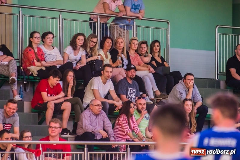 Zdjęcie w galerii na portalu naszraciborz.pl: Rzuty za trzy punkty pogrążyły Ofensywę wiadomości z regionu