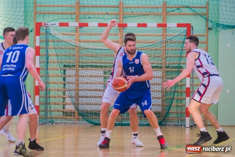 Zdjęcie w galerii na portalu naszraciborz.pl: Rzuty za trzy punkty pogrążyły Ofensywę wiadomości z regionu