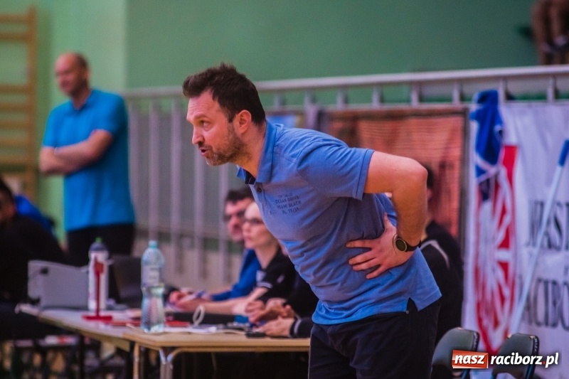 Zdjęcie w galerii na portalu naszraciborz.pl: Rzuty za trzy punkty pogrążyły Ofensywę wiadomości z regionu