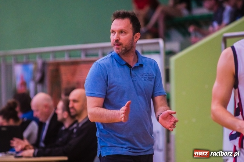 Zdjęcie w galerii na portalu naszraciborz.pl: Rzuty za trzy punkty pogrążyły Ofensywę wiadomości z regionu