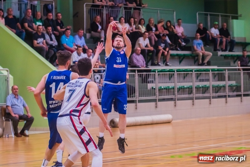 Zdjęcie w galerii na portalu naszraciborz.pl: Rzuty za trzy punkty pogrążyły Ofensywę wiadomości z regionu