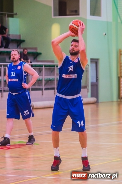 Zdjęcie w galerii na portalu naszraciborz.pl: Rzuty za trzy punkty pogrążyły Ofensywę wiadomości z regionu