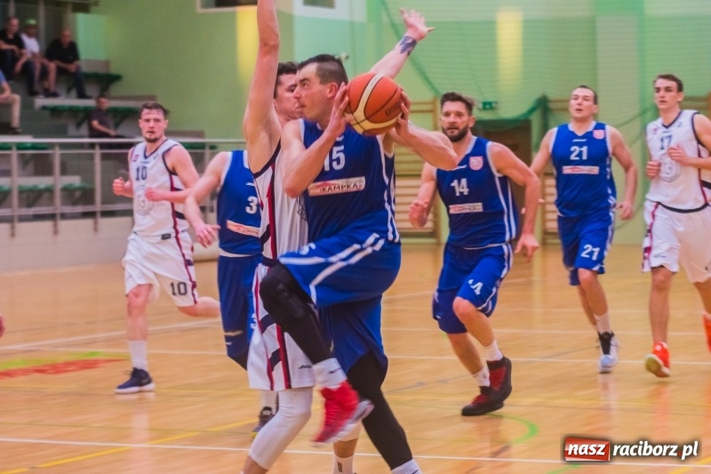 Zdjęcie w galerii na portalu naszraciborz.pl: Rzuty za trzy punkty pogrążyły Ofensywę wiadomości z regionu