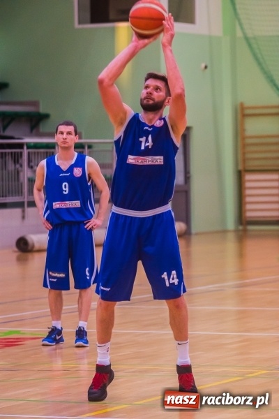 Zdjęcie w galerii na portalu naszraciborz.pl: Rzuty za trzy punkty pogrążyły Ofensywę wiadomości z regionu