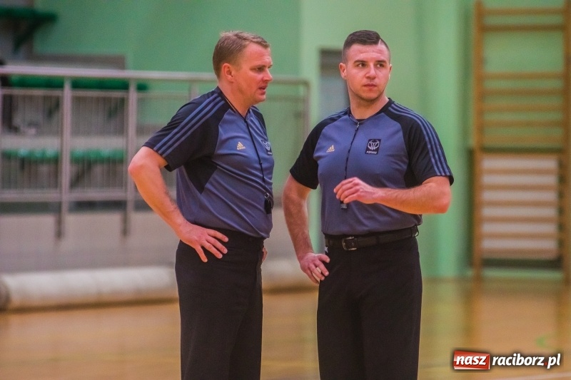 Zdjęcie w galerii na portalu naszraciborz.pl: Rzuty za trzy punkty pogrążyły Ofensywę wiadomości z regionu