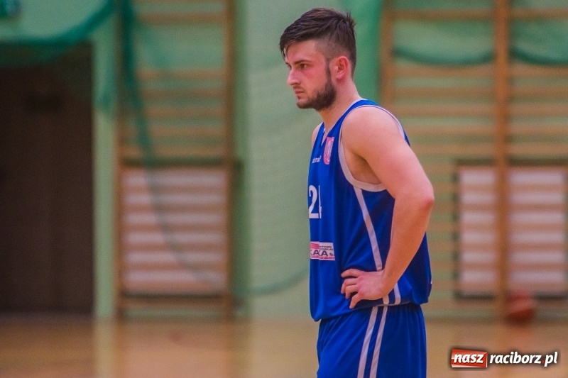 Zdjęcie w galerii na portalu naszraciborz.pl: Rzuty za trzy punkty pogrążyły Ofensywę wiadomości z regionu