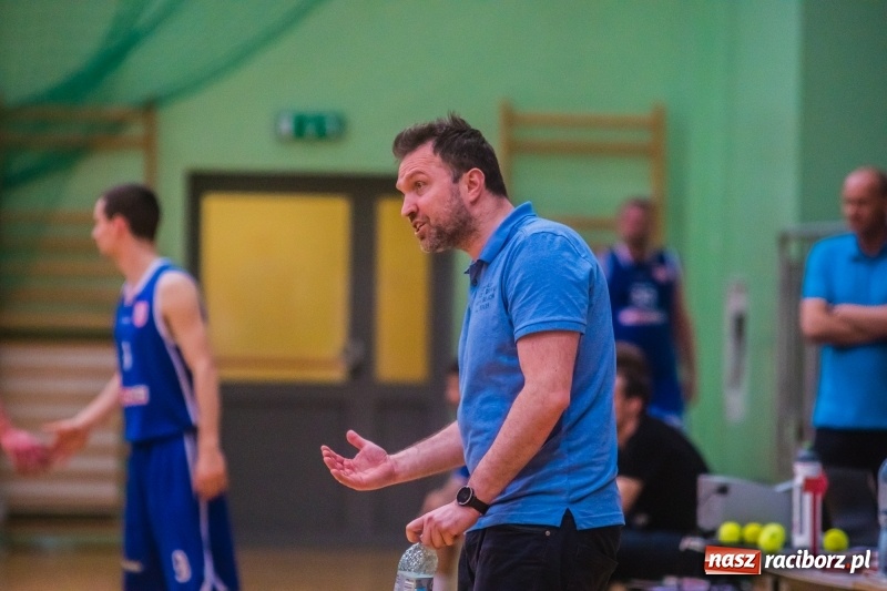 Zdjęcie w galerii na portalu naszraciborz.pl: Rzuty za trzy punkty pogrążyły Ofensywę wiadomości z regionu